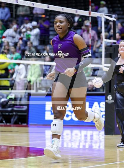 Thumbnail 2 in Neches vs. Harrold (UIL 1A Volleyball Final) photogallery.