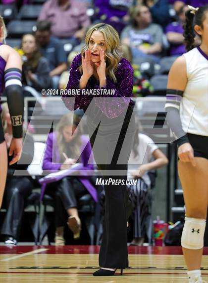 Thumbnail 1 in Neches vs. Harrold (UIL 1A Volleyball Final) photogallery.