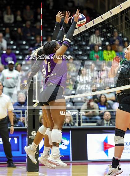 Thumbnail 1 in Neches vs. Harrold (UIL 1A Volleyball Final) photogallery.