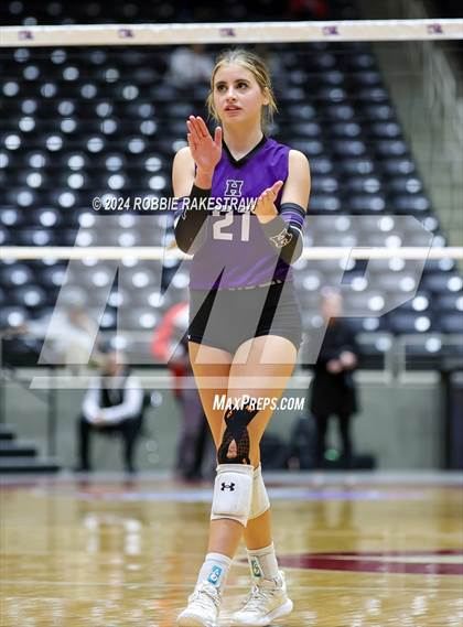 Thumbnail 3 in Neches vs. Harrold (UIL 1A Volleyball Final) photogallery.