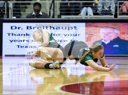Thumbnail 3 in Neches vs. Harrold (UIL 1A Volleyball Final) photogallery.