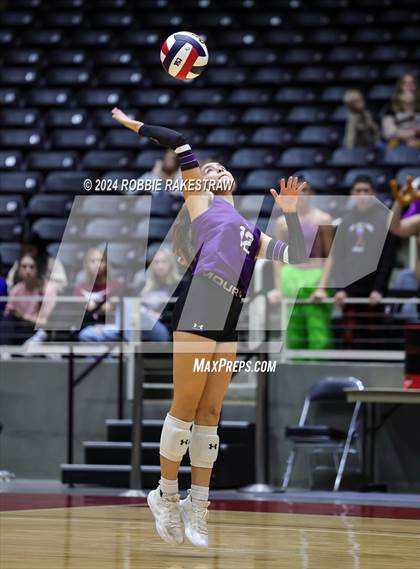 Thumbnail 1 in Neches vs. Harrold (UIL 1A Volleyball Final) photogallery.
