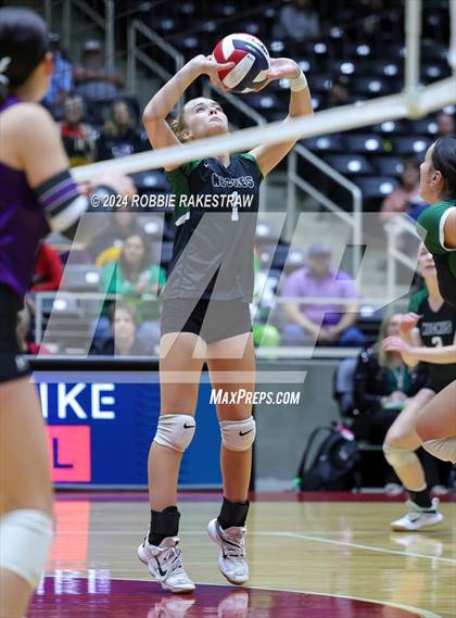 Thumbnail 1 in Neches vs. Harrold (UIL 1A Volleyball Final) photogallery.