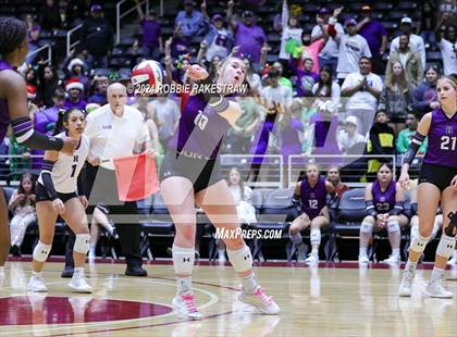 Thumbnail 1 in Neches vs. Harrold (UIL 1A Volleyball Final) photogallery.