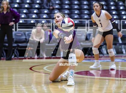 Thumbnail 1 in Neches vs. Harrold (UIL 1A Volleyball Final) photogallery.