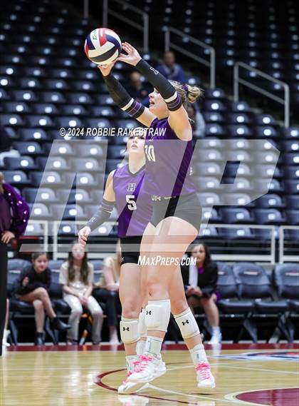 Thumbnail 2 in Neches vs. Harrold (UIL 1A Volleyball Final) photogallery.