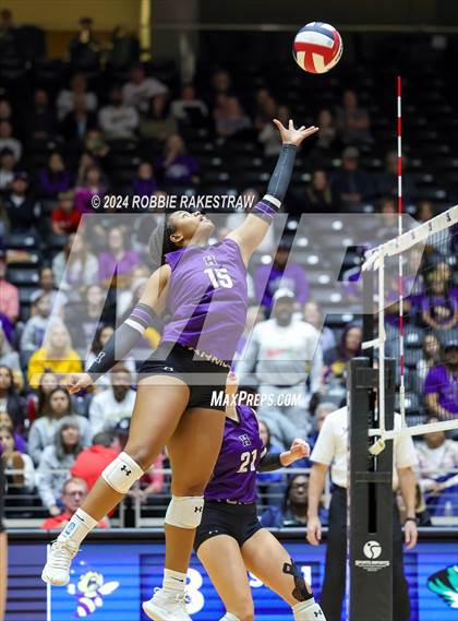 Thumbnail 1 in Neches vs. Harrold (UIL 1A Volleyball Final) photogallery.