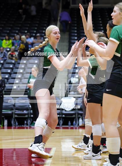 Thumbnail 2 in Neches vs. Harrold (UIL 1A Volleyball Final) photogallery.
