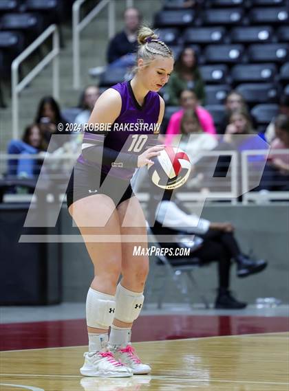 Thumbnail 1 in Neches vs. Harrold (UIL 1A Volleyball Final) photogallery.
