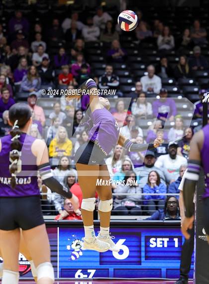 Thumbnail 3 in Neches vs. Harrold (UIL 1A Volleyball Final) photogallery.