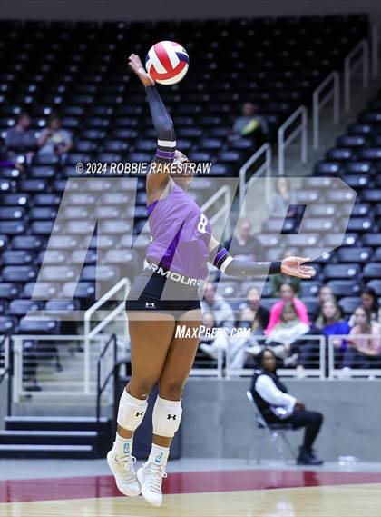 Thumbnail 1 in Neches vs. Harrold (UIL 1A Volleyball Final) photogallery.