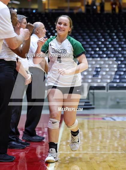 Thumbnail 1 in Neches vs. Harrold (UIL 1A Volleyball Final) photogallery.