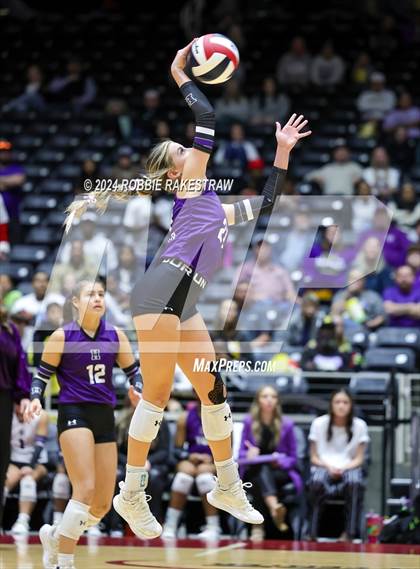 Thumbnail 3 in Neches vs. Harrold (UIL 1A Volleyball Final) photogallery.