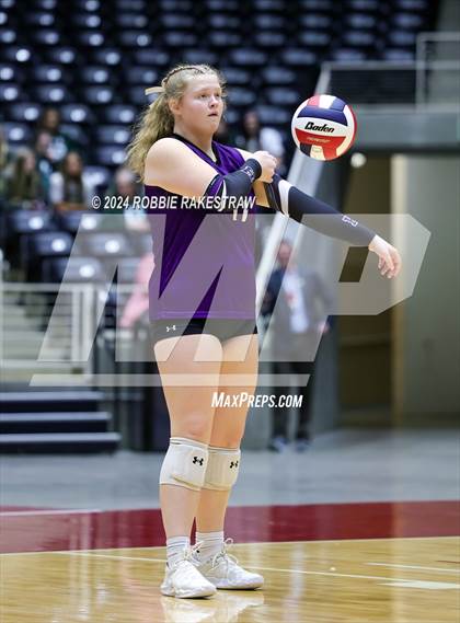 Thumbnail 1 in Neches vs. Harrold (UIL 1A Volleyball Final) photogallery.