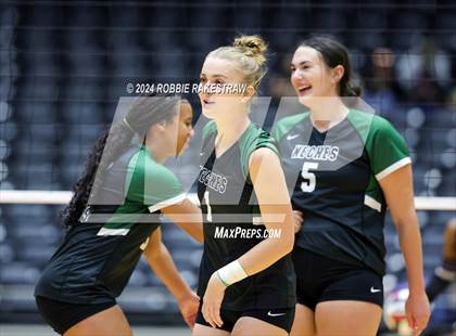 Thumbnail 1 in Neches vs. Harrold (UIL 1A Volleyball Final) photogallery.