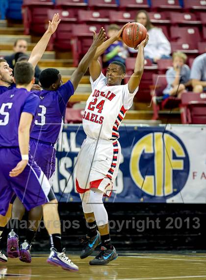 Thumbnail 2 in Dublin vs. College Park (CIF NorCal Regional D2 Final) photogallery.