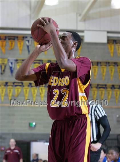 Thumbnail 2 in Valley vs. Edison (Common Good Classic) photogallery.