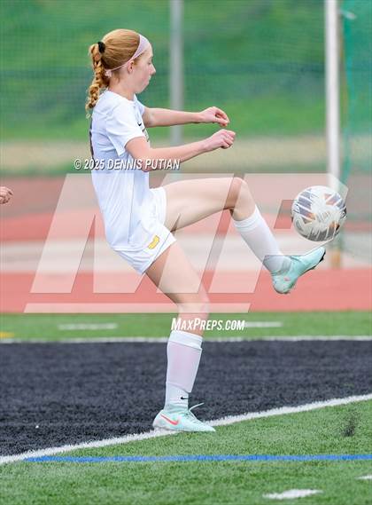 Thumbnail 2 in Soquel vs. Christopher (CIF CCS D4 Finals) photogallery.