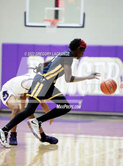 Thumbnail 2 in Arlington Heights vs Chisholm Trail photogallery.
