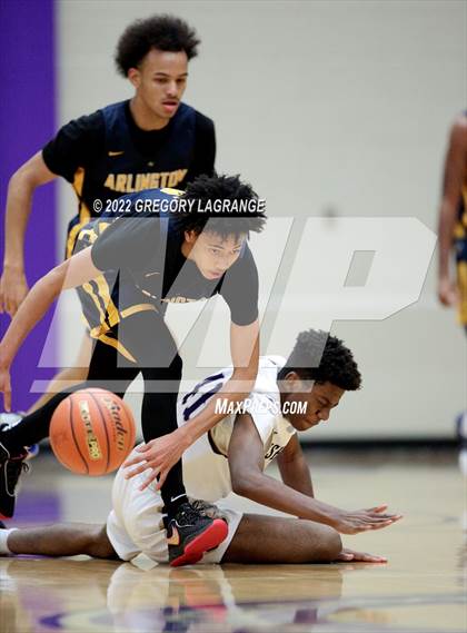 Thumbnail 2 in Arlington Heights vs Chisholm Trail photogallery.