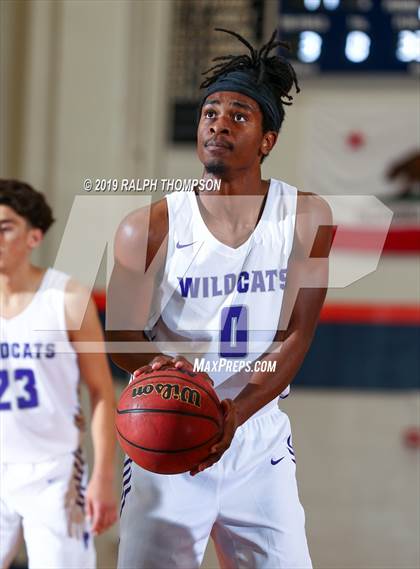 Thumbnail 2 in Las Lomas vs. Franklin (Opening Tip-Off Marathon) photogallery.