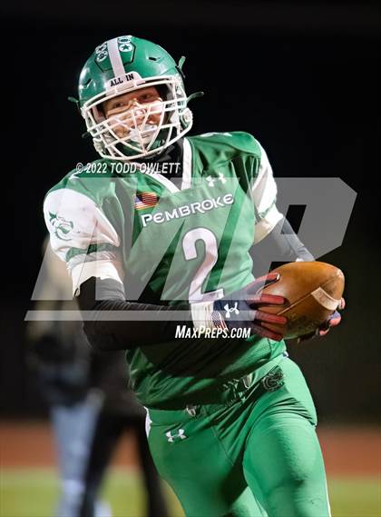 Thumbnail 2 in Morrisville-Eaton vs Pembroke (NYSPHSAA Regional Final 8-Man) photogallery.