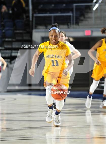 Thumbnail 3 in Cypress Ranch vs. Houston Heights (UIL 6A Bi-District Playoff) photogallery.