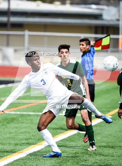 Thumbnail 2 in Holtville vs. Crawford (CIF SDS D4 Final) photogallery.