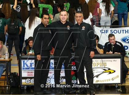 Thumbnail 1 in Buena Park vs. Oak Park photogallery.
