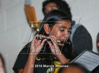 Thumbnail 3 in Buena Park vs. Oak Park photogallery.