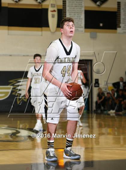 Thumbnail 1 in Buena Park vs. Oak Park photogallery.