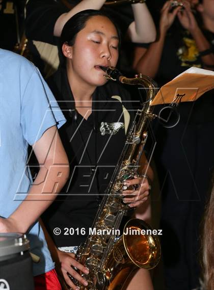 Thumbnail 3 in Buena Park vs. Oak Park photogallery.