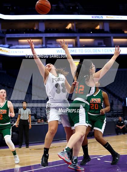 Thumbnail 3 in Mesa Verde vs. Ponderosa photogallery.