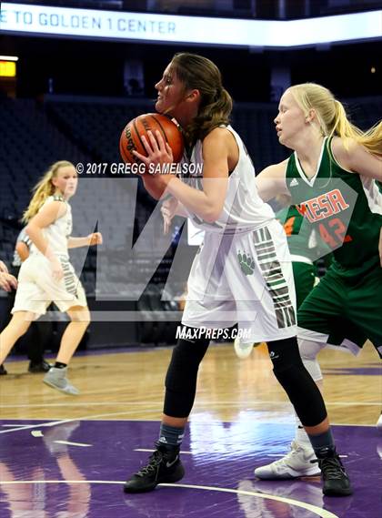 Thumbnail 3 in Mesa Verde vs. Ponderosa photogallery.