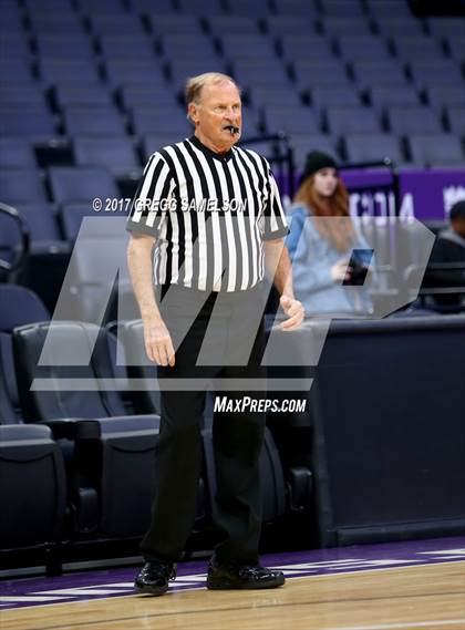 Thumbnail 3 in Mesa Verde vs. Ponderosa photogallery.