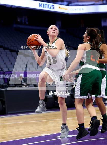 Thumbnail 3 in Mesa Verde vs. Ponderosa photogallery.