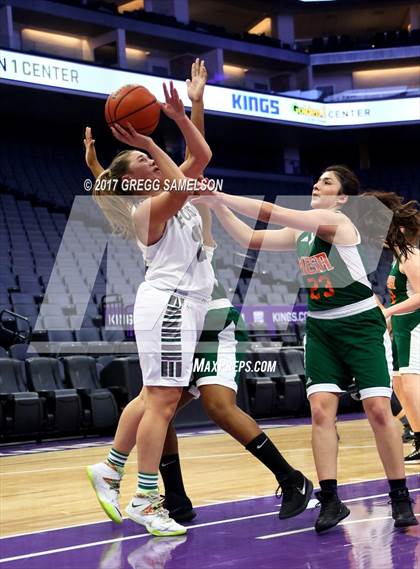 Thumbnail 3 in Mesa Verde vs. Ponderosa photogallery.