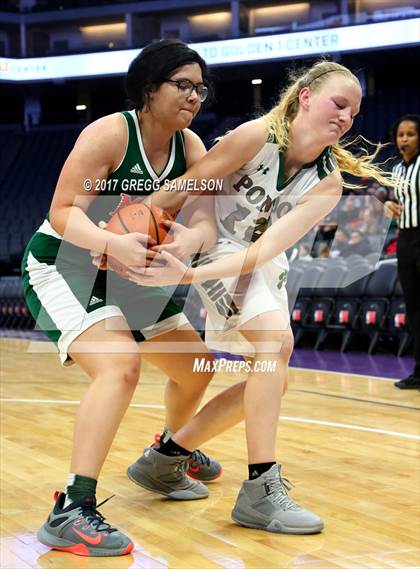 Thumbnail 3 in Mesa Verde vs. Ponderosa photogallery.