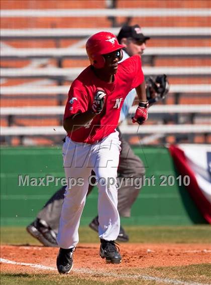 Thumbnail 3 in Austin vs North Shore (Alvin Tournament) photogallery.