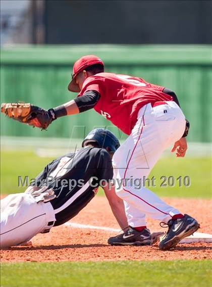 Thumbnail 2 in Austin vs North Shore (Alvin Tournament) photogallery.