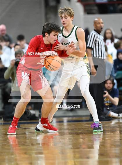 Thumbnail 2 in Denver East vs. Mountain Vista (CHSAA 6A Final 4) photogallery.
