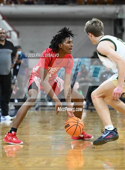 Thumbnail 3 in Denver East vs. Mountain Vista (CHSAA 6A Final 4) photogallery.