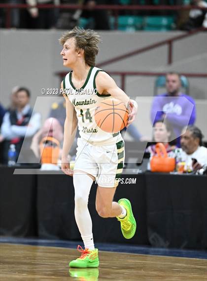 Thumbnail 2 in Denver East vs. Mountain Vista (CHSAA 6A Final 4) photogallery.