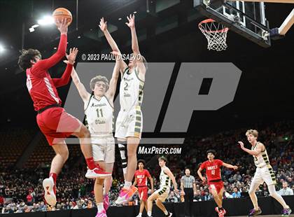 Thumbnail 3 in Denver East vs. Mountain Vista (CHSAA 6A Final 4) photogallery.
