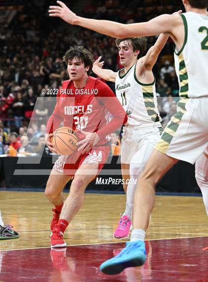 Thumbnail 2 in Denver East vs. Mountain Vista (CHSAA 6A Final 4) photogallery.