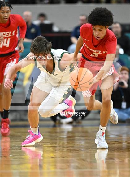 Thumbnail 3 in Denver East vs. Mountain Vista (CHSAA 6A Final 4) photogallery.
