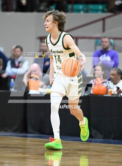 Thumbnail 1 in Denver East vs. Mountain Vista (CHSAA 6A Final 4) photogallery.