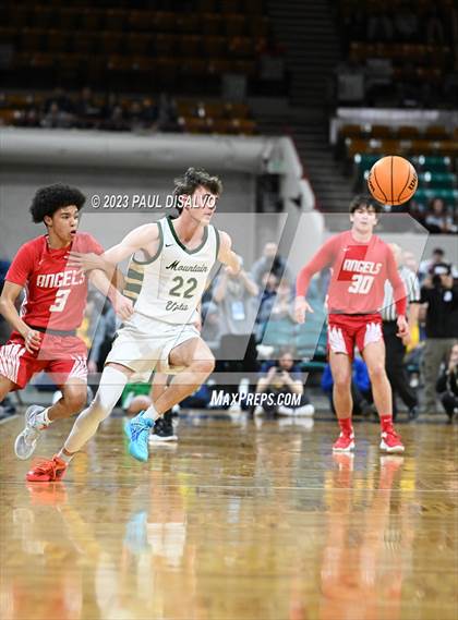 Thumbnail 1 in Denver East vs. Mountain Vista (CHSAA 6A Final 4) photogallery.