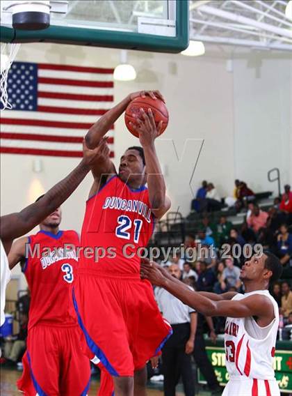 Thumbnail 3 in Bellaire vs Duncanville (Texas Jamboree) photogallery.