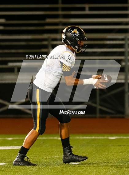 Thumbnail 1 in Hart vs. Ventura photogallery.